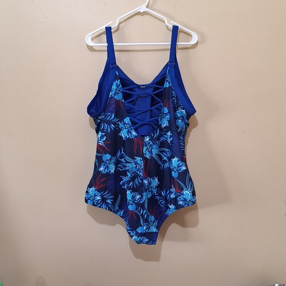 Sea Bathing Suit - Picture 3 of 5